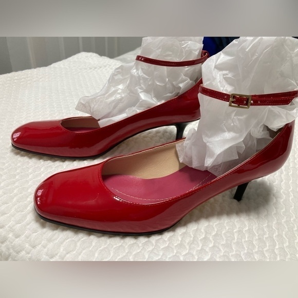KATE SPADE RED PATENT LEATHER SHOES - Size 7 1/2 - Picture 2 of 10